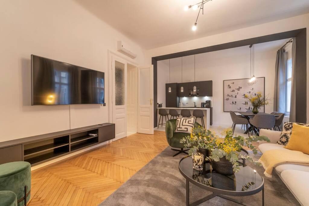 וינה Josef'S Home I Pink Flamingo I Deluxe Suite מראה חיצוני תמונה